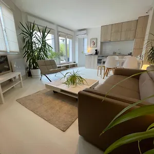 Terrasse 4personnes Rue De Jemmapes Appartement